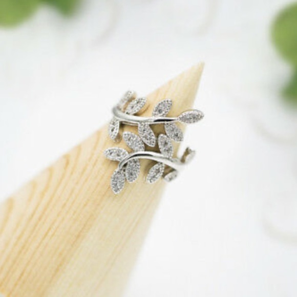 New 925 Sterling Silver leaf gorgeous ring - Picture 2 of 5